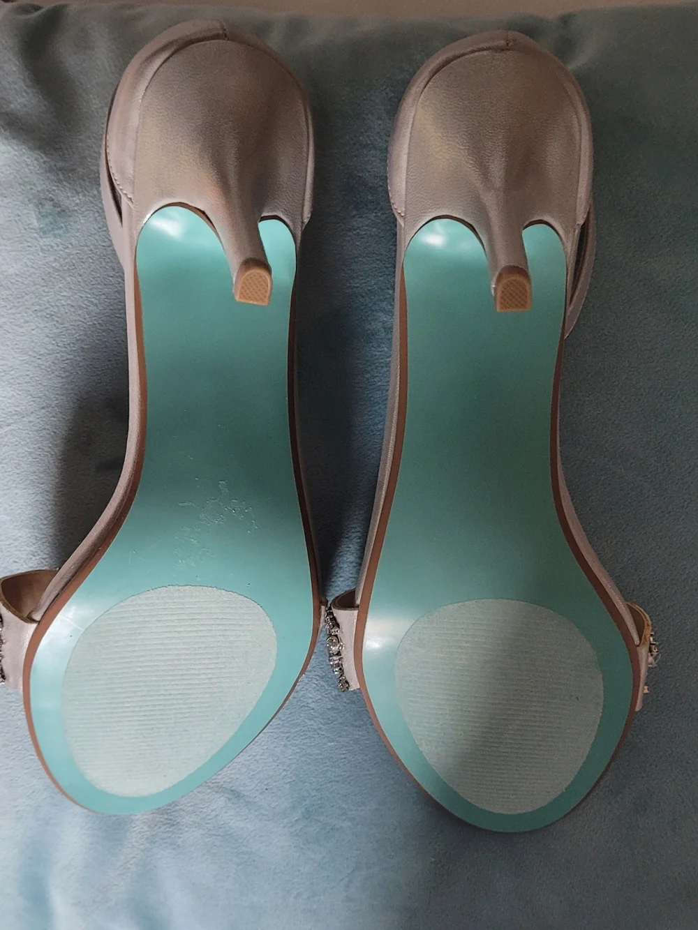 Betsy Johnson Gina Silver Metallic Embellished Ankle-Strap Heels. Sz 9M. NWOB.